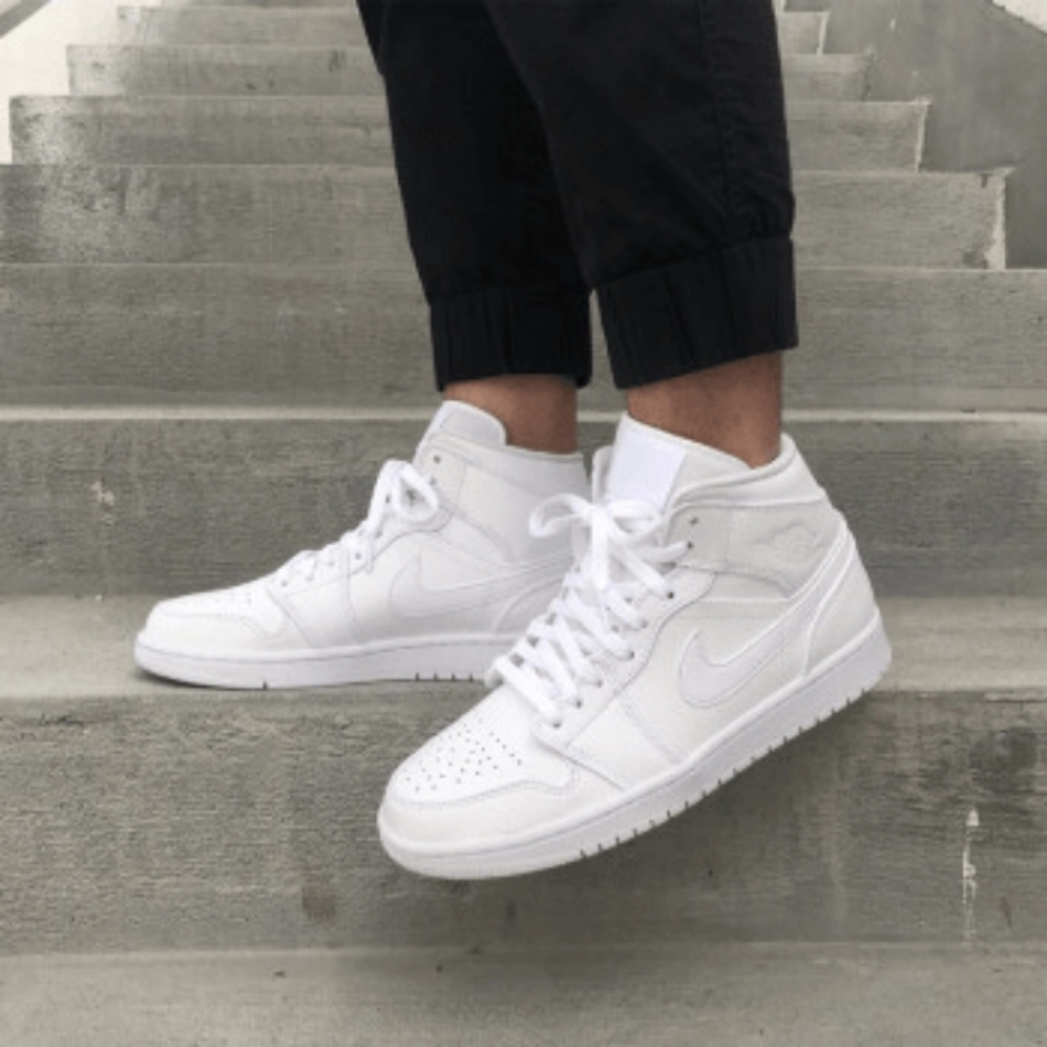 Nike Air Jordan 1 MID cipő 554725 130 demo